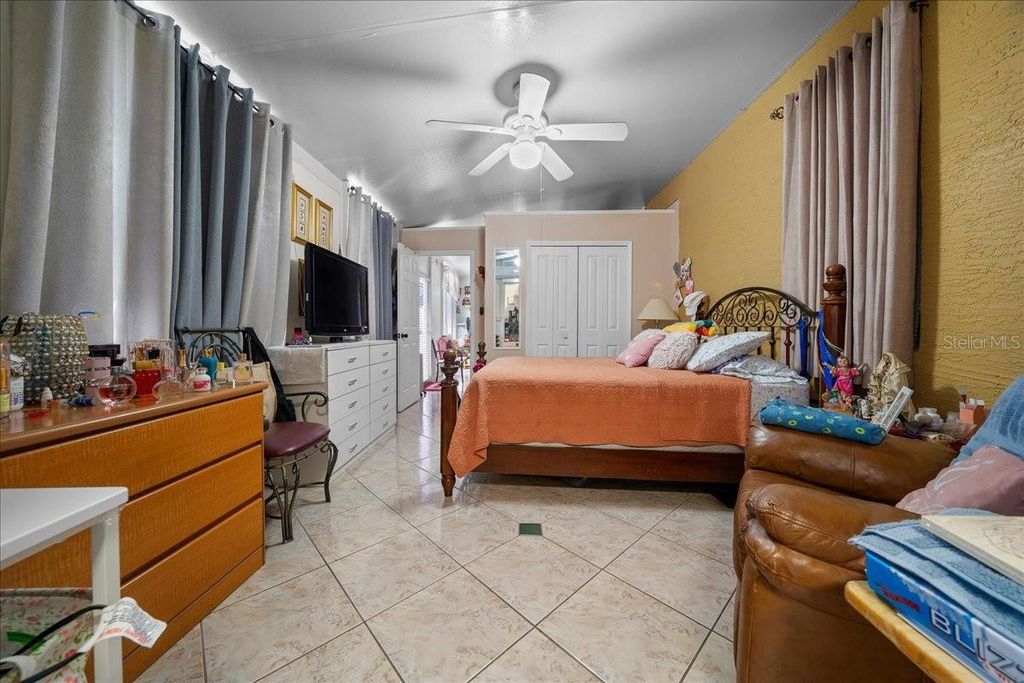 Image 43 of property listing at 1010 RAINING MEADOWS LANE, Orlando, FL 32824