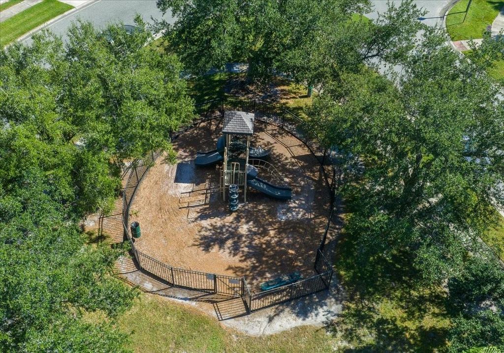 Image 56 of property listing at 1010 RAINING MEADOWS LANE, Orlando, FL 32824