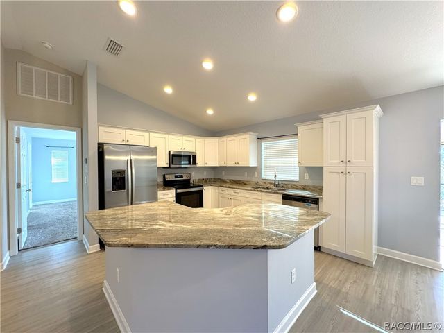 3940 W Penton Place, Citrus Springs, FL 34433