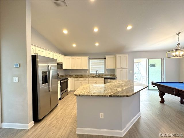 3940 W Penton Place, Citrus Springs, FL 34433