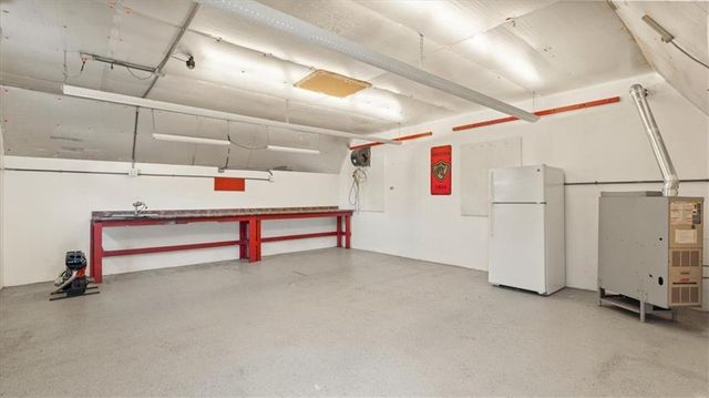 2103 N York Road, Independence, MO 64058