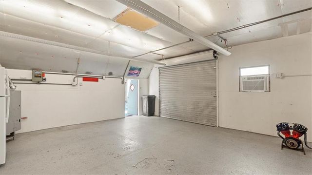 2103 N York Road, Independence, MO 64058