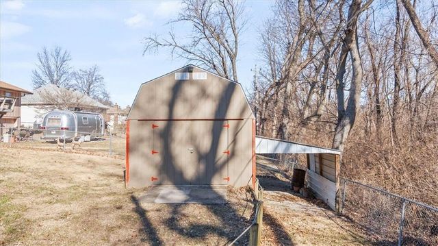 2103 N York Road, Independence, MO 64058