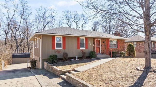 2103 N York Road, Independence, MO 64058