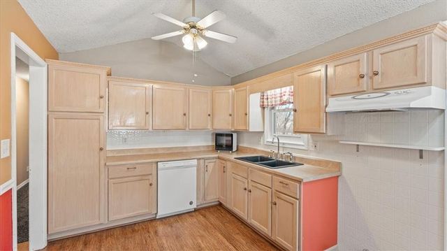 2103 N York Road, Independence, MO 64058