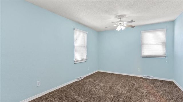 2103 N York Road, Independence, MO 64058