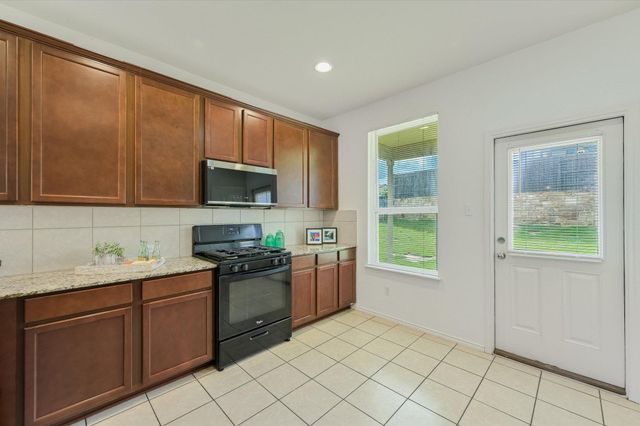 220 Nettletree DR, Buda, TX 78610