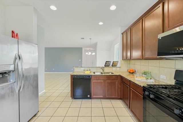 220 Nettletree DR, Buda, TX 78610