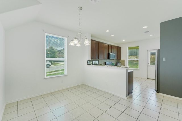220 Nettletree DR, Buda, TX 78610