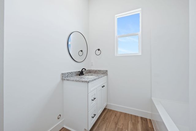 713 E Elmwood St, Park City, KS 67147
