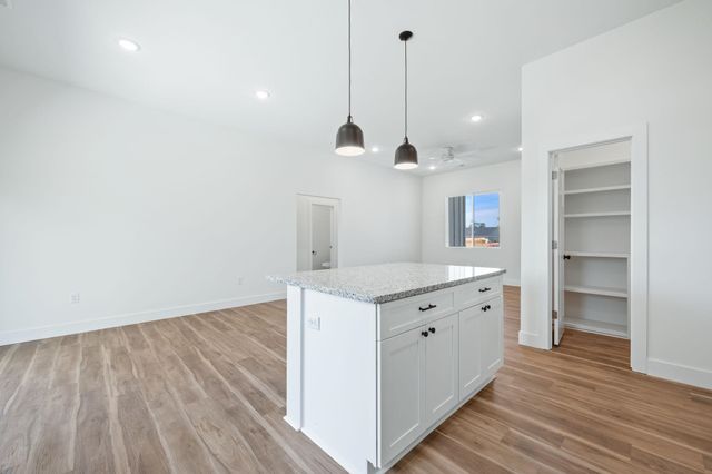 713 E Elmwood St, Park City, KS 67147