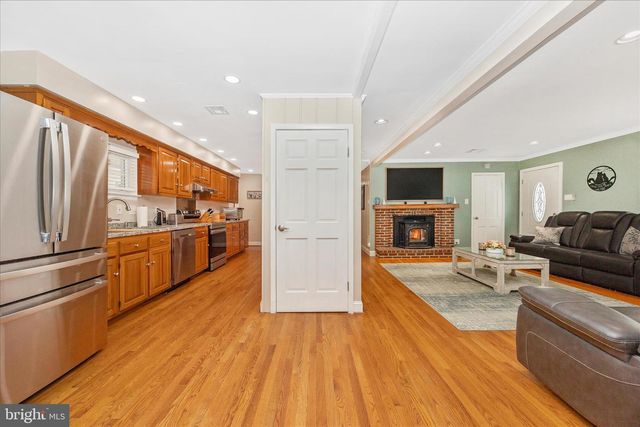 1676 MONUMENT RD, Middletown, MD 21769