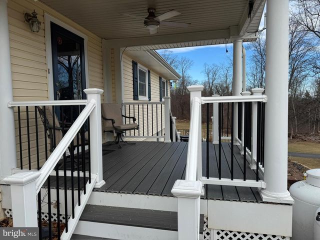 1676 MONUMENT RD, Middletown, MD 21769