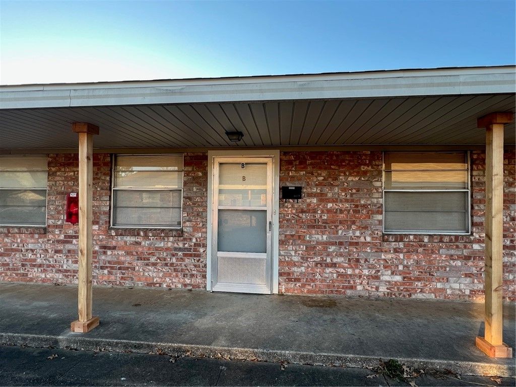 400 Campbell Drive D, Springdale, AR 72762