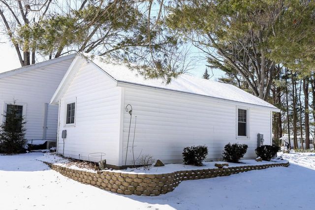 N6306 POND STREET, Manawa, WI 54949