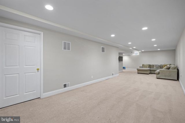 310 JUNIPER LN, Swedesboro, NJ 08085