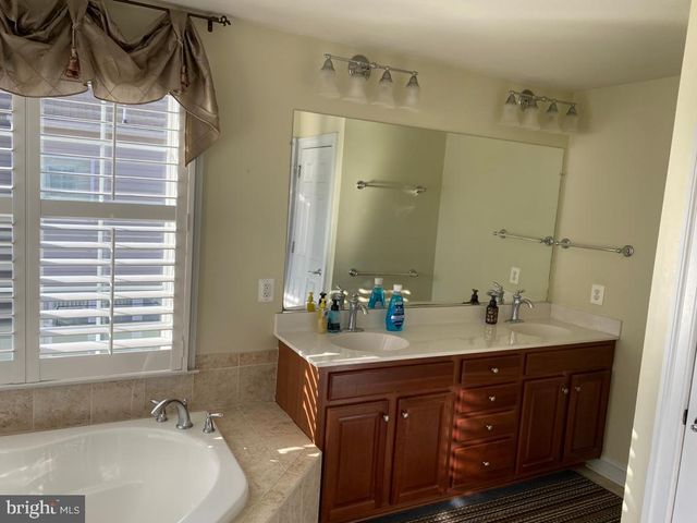 43581 WHITE CAP TER, Chantilly, VA 20152