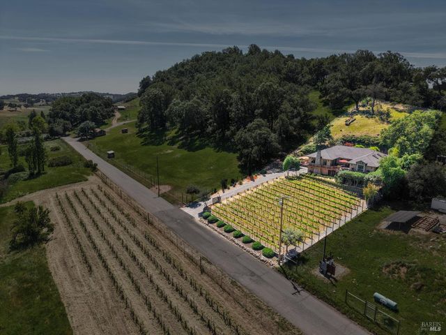 4111 Lovall Valley Rd, Sonoma, CA 95476