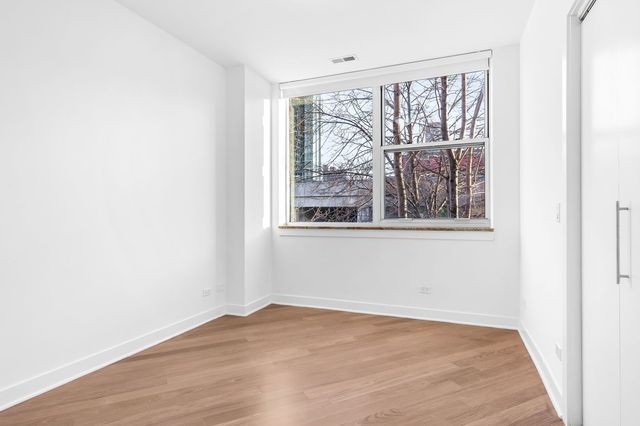 914 W Hubbard Street 104, Chicago, IL 60642