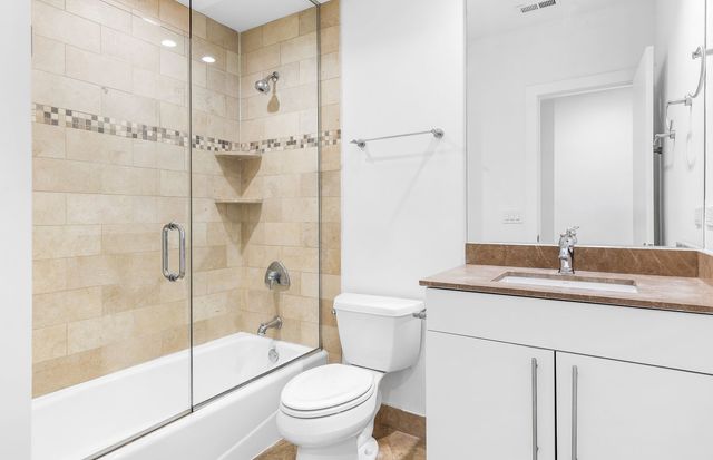 914 W Hubbard Street 104, Chicago, IL 60642