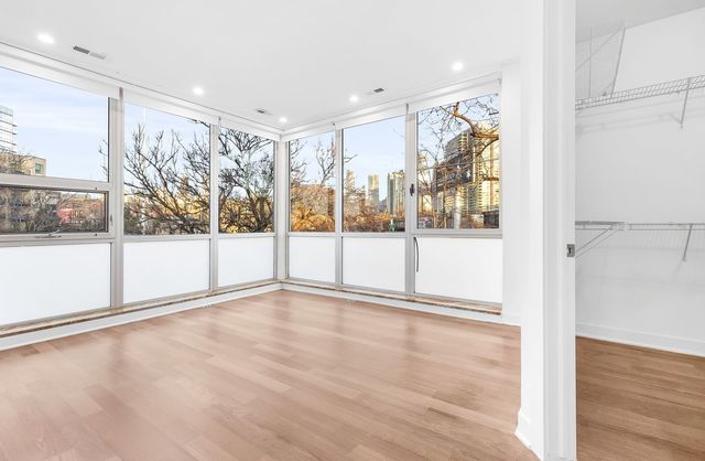 914 W Hubbard Street 104, Chicago, IL 60642