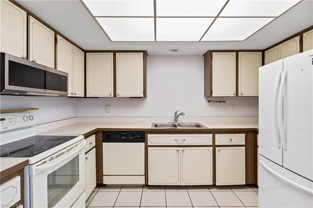 3906 SE 11th PL # 601, Cape Coral, FL 33904