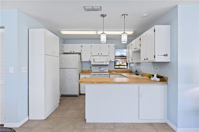 3906 SE 11th PL # 601, Cape Coral, FL 33904