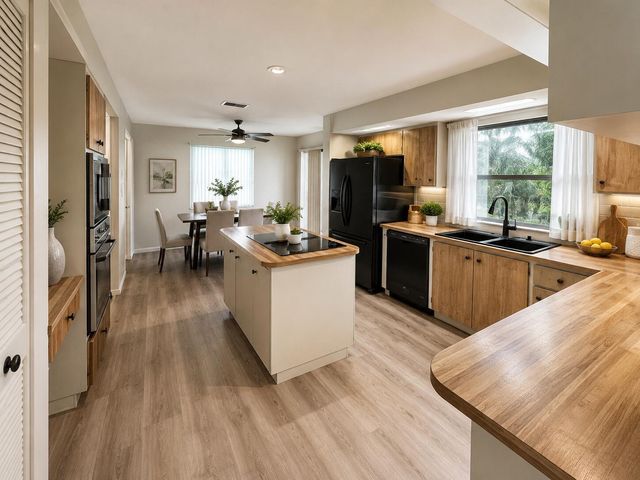 2022 NW 112th Avenue, Coral Springs, FL 33071