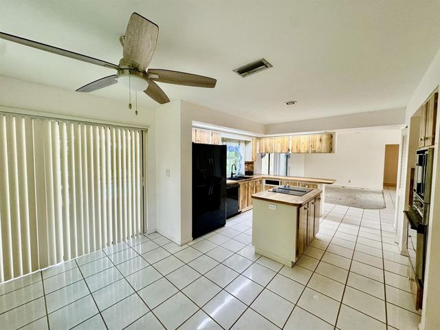 2022 NW 112th Avenue, Coral Springs, FL 33071