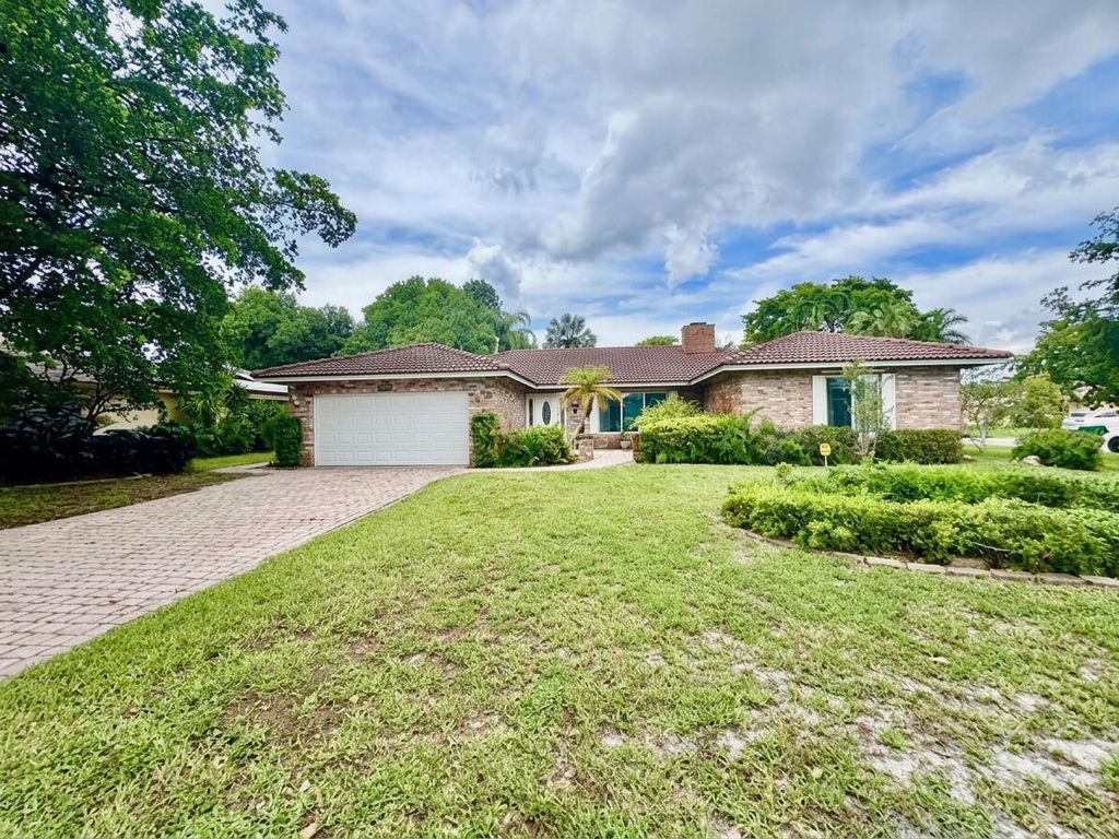 2022 NW 112th Avenue, Coral Springs, FL 33071
