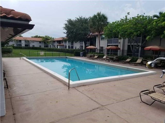 8750 Royal Palm Boulevard 106, Coral Springs, FL 33065