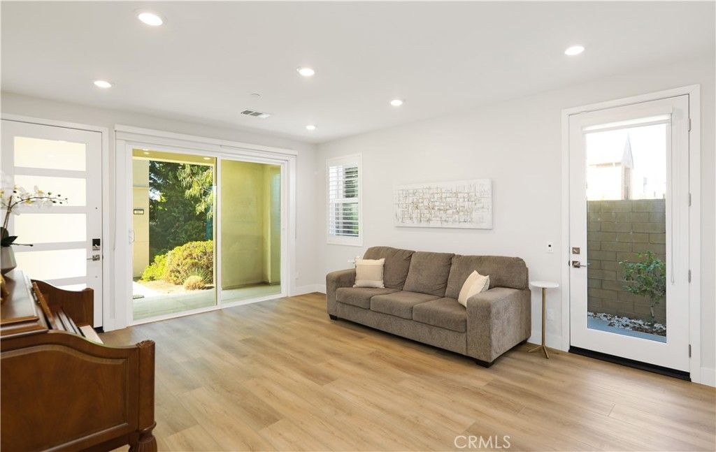 109 Glance, Irvine, CA 92618 — photo 5