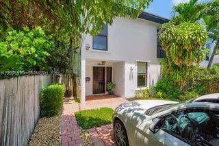 2869 W Trade Ave, Miami, FL 33133