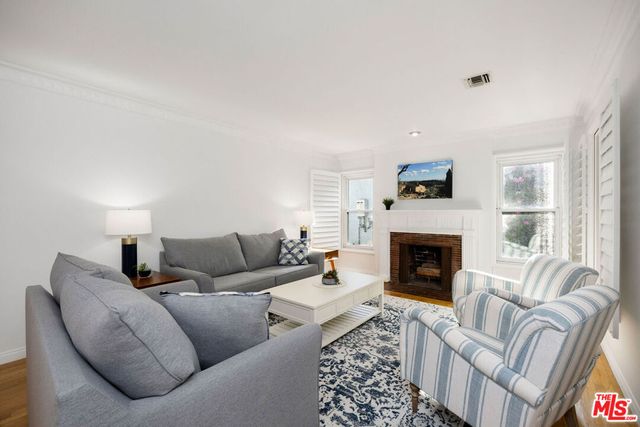 3906 S Victoria Avenue, View Park, CA 90008