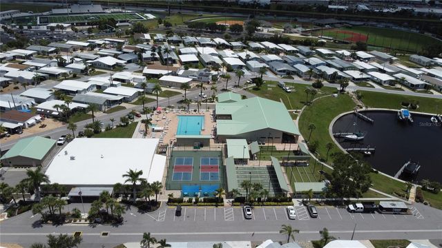 717 CAREFREE, Venice, FL 34285