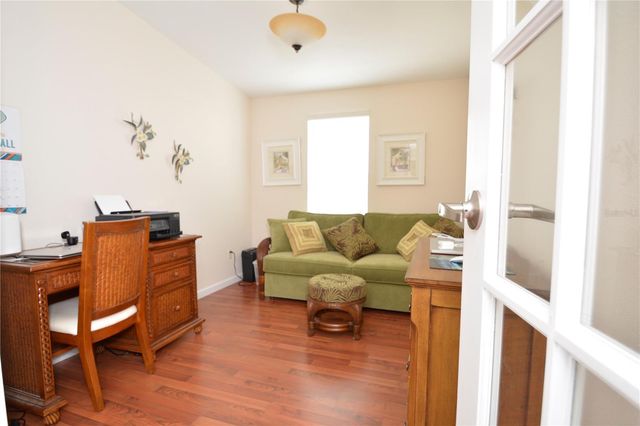 717 CAREFREE, Venice, FL 34285