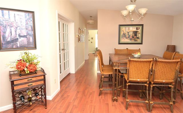 717 CAREFREE, Venice, FL 34285