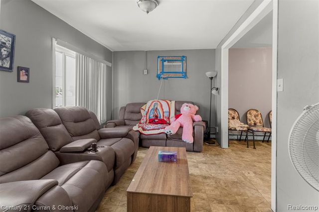 6632 W Fort Street, Detroit, MI 48209