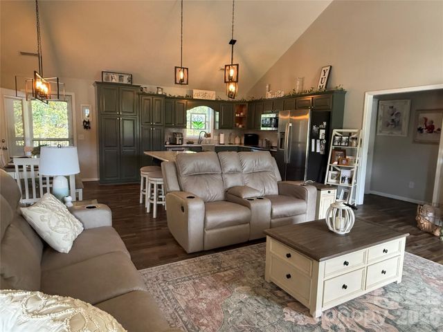 109 White Hall Lane, Hudson, NC 28638