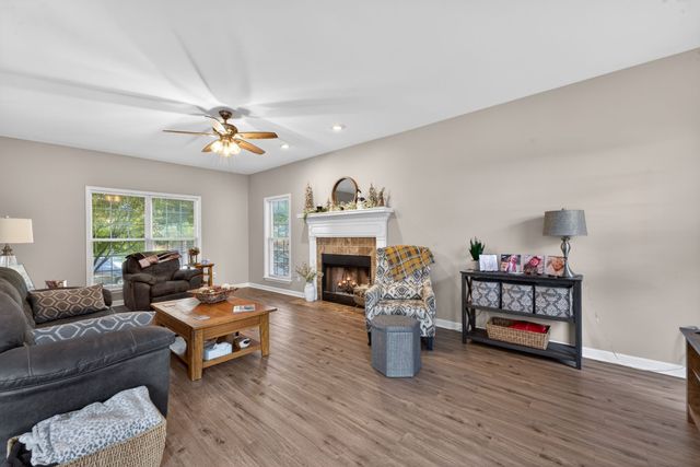 129 Deerview Dr, Columbia, TN 38401