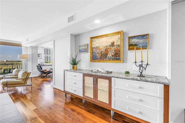 700 BEACH DRIVE NE 708, St Petersburg, FL 33701