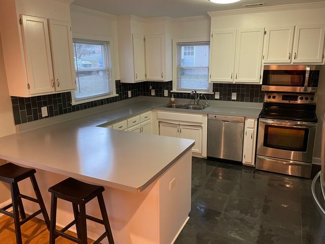 2003 Hackberry Ln, Nashville, TN 37206