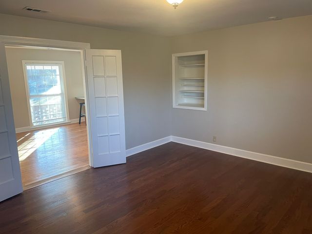 2003 Hackberry Ln, Nashville, TN 37206