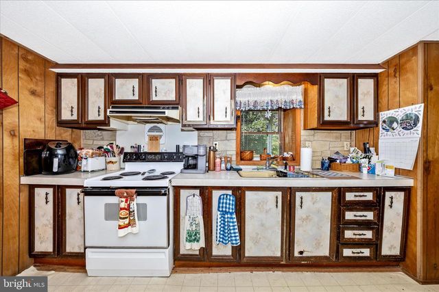 9607 CRYSTAL FALLS DR, Hagerstown, MD 21740