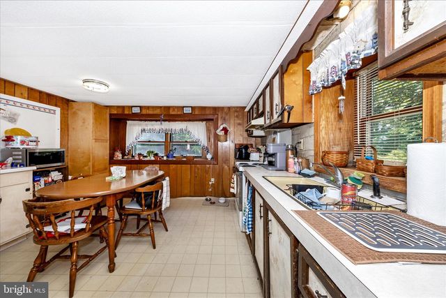 9607 CRYSTAL FALLS DR, Hagerstown, MD 21740