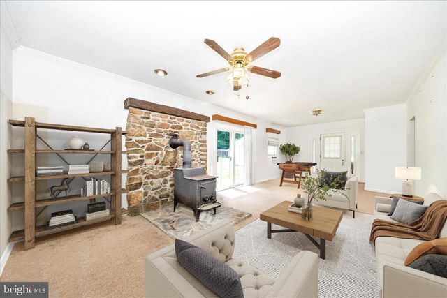 9607 CRYSTAL FALLS DR, Hagerstown, MD 21740