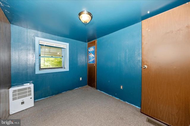 9607 CRYSTAL FALLS DR, Hagerstown, MD 21740