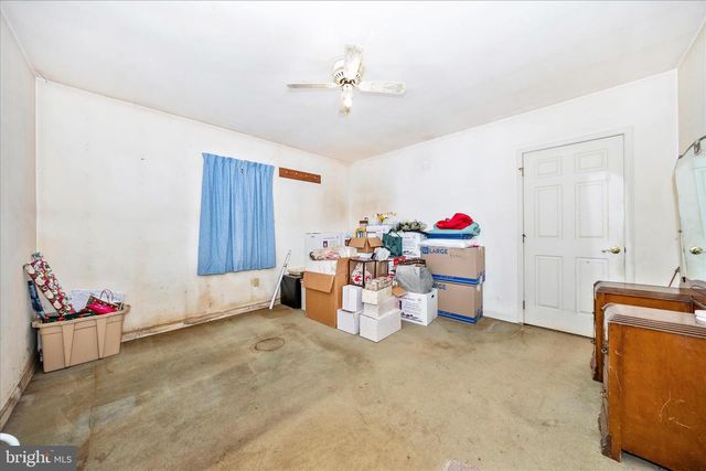 9607 CRYSTAL FALLS DR, Hagerstown, MD 21740