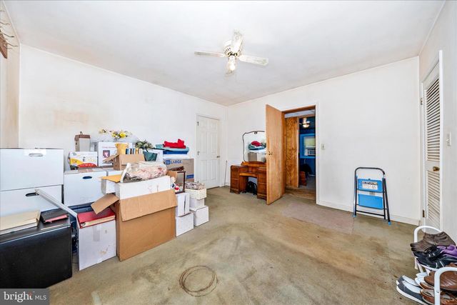 9607 CRYSTAL FALLS DR, Hagerstown, MD 21740