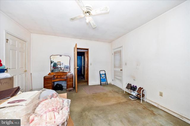 9607 CRYSTAL FALLS DR, Hagerstown, MD 21740